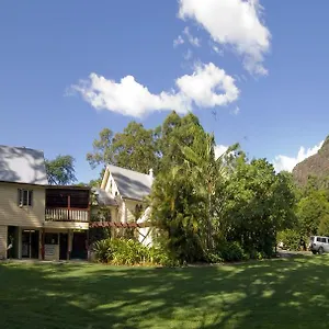 Glass House Mountains Ecolodge Glass House Mountains